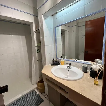 Lv Apartment *