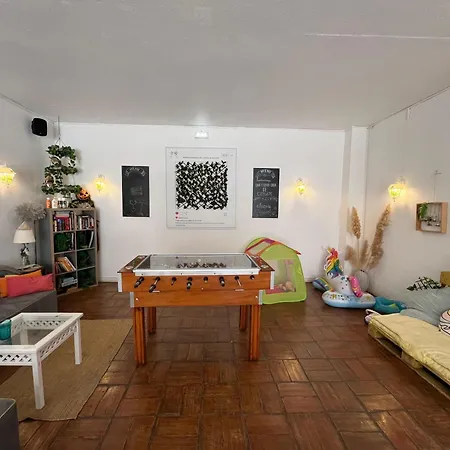 Lv Apartment *
